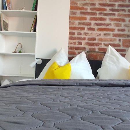 Koller Apartmanhaz Sarvar Ngoại thất bức ảnh