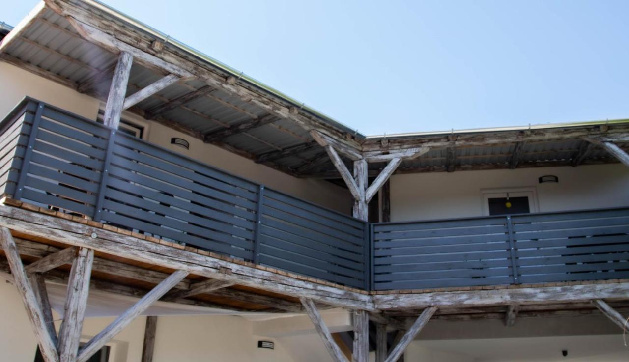 Koller Apartmanhaz Sarvar Ngoại thất bức ảnh
